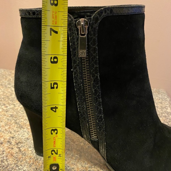 Anne Klein Black Leather Ankle Booties - Size 10 - Picture 6 of 6
